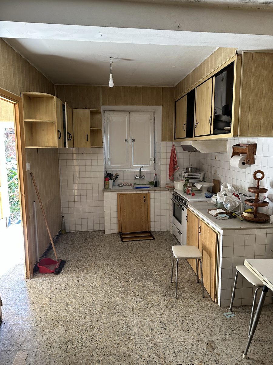 Cocina antes de la reforma en A Coruña